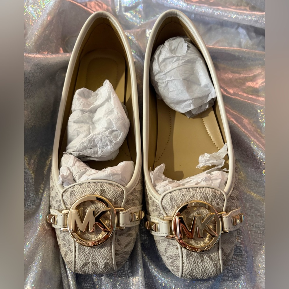 BNIB Michael Kors Logo Ballet Flats Mocassins 6.5